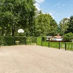 6p Bath-garden House-4g Pool-kids-dog *