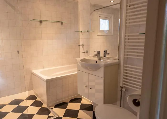 6p Bath-garden House-4g Pool-kids-dog Chalet *