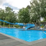 6p Bath-garden House-4g Pool-kids-dog Шале *